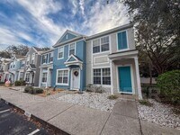 Building Photo - 915 Vineland Pl