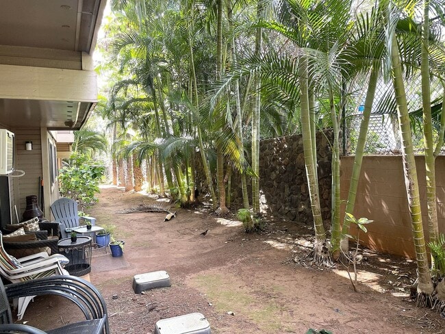 Building Photo - Kihei Shores - Furnished 2 Bed/2Bath Condo - Pool and Hot Tub - 2 Parking Spaces