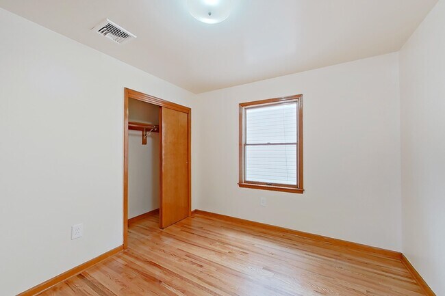 Building Photo - 55 Ferguson St