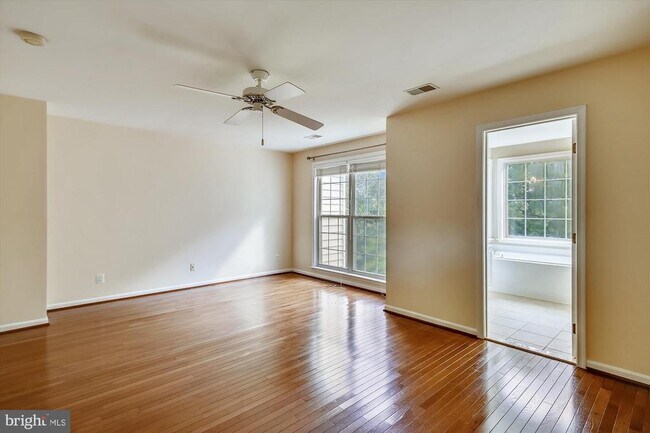 Building Photo - 5413 Summer Leaf Ln