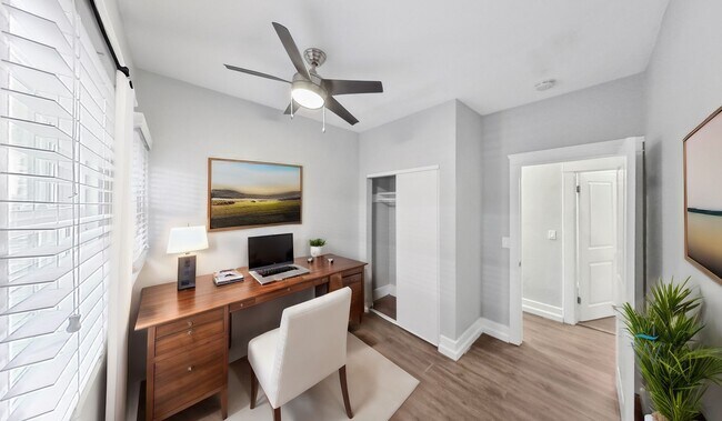 Building Photo - Renovated 2bd/1ba with huge kitchen & full...