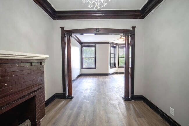 Building Photo - 6362 S Greenwood Ave