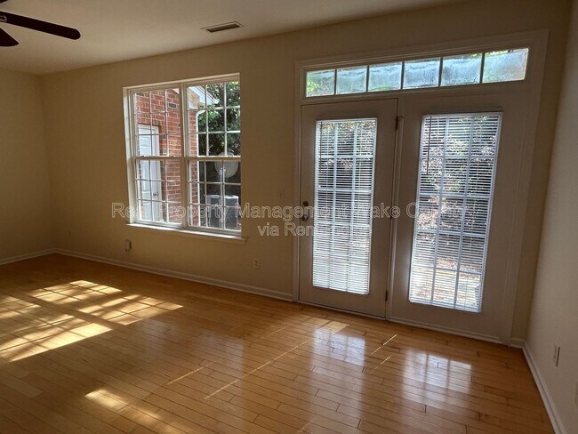 Building Photo - 119 Longchamp Ln