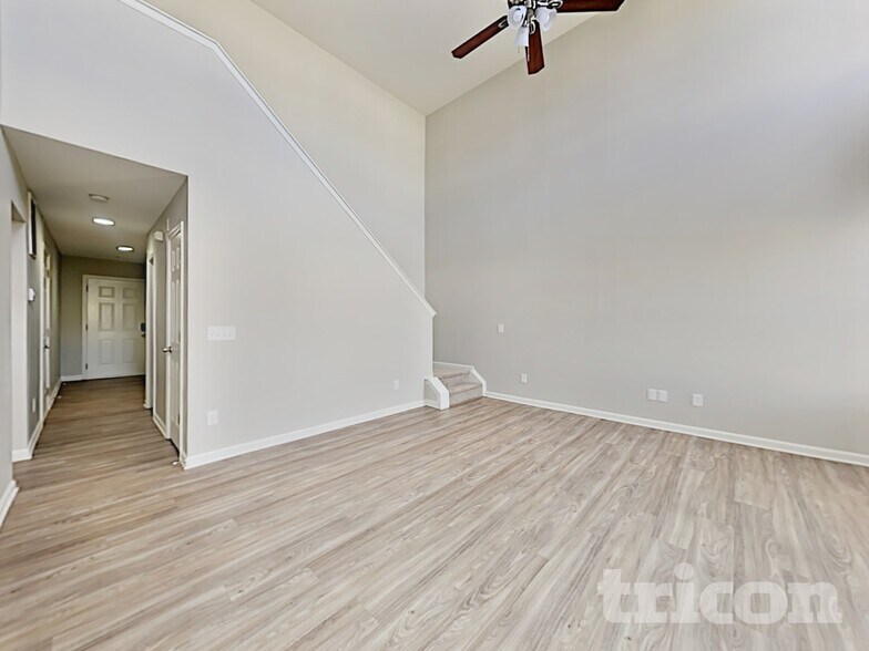 Building Photo - 2114 Lexington Ave