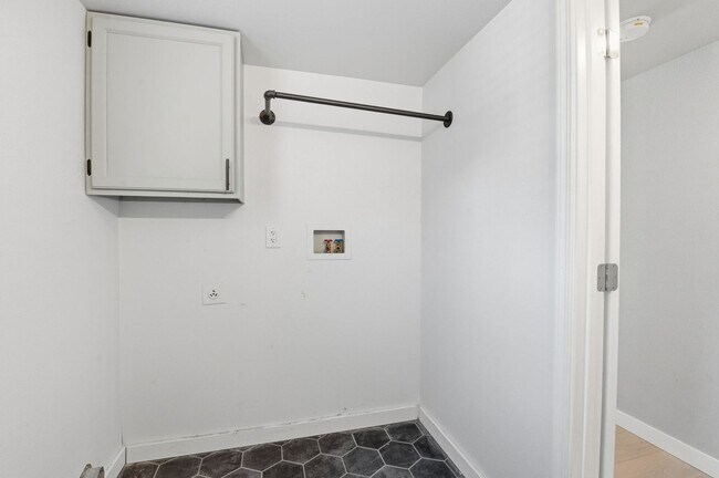 Building Photo - remodeled 3 bedroom Oak Vally Ranch Home