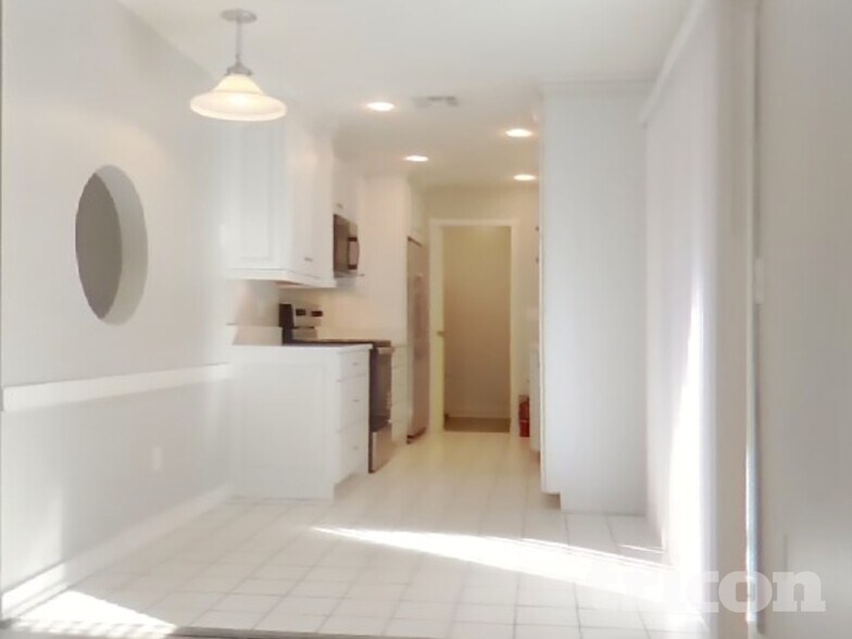 Building Photo - 316 E Citrus St