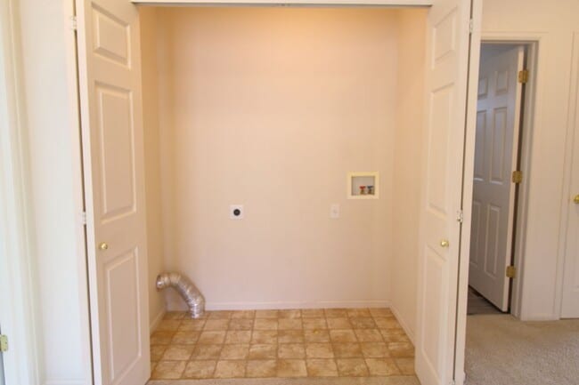 Building Photo - Updated 3bed/2.5bath/2car garage across fr...