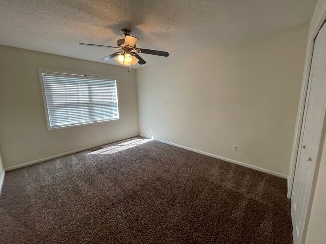 Building Photo - 118 W Briar Dr