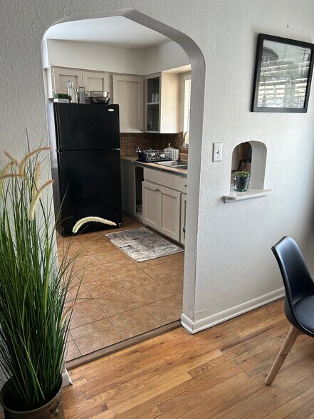 Building Photo - 4926 Hooker St