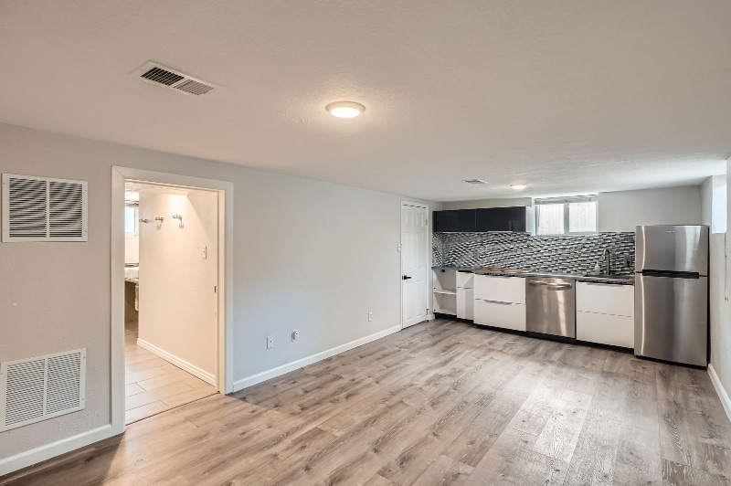 Building Photo - 2430 W 39th Ave