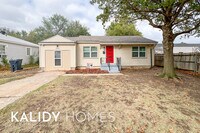 Building Photo - 909 SW 48th St