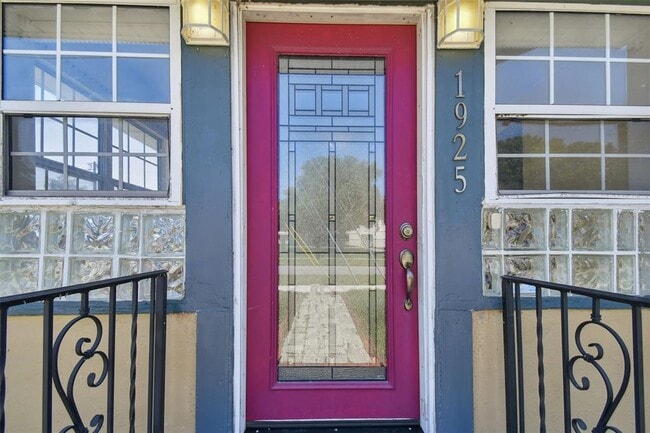 Building Photo - 1925 52nd St S