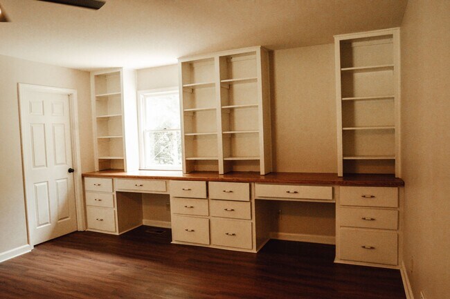 Building Photo - 3 Bed, 2 Bath Home in Flowery Branch, GA
