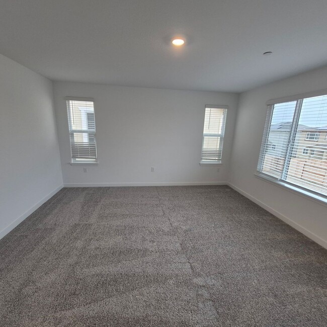 Building Photo - Brand New 4 Bedroom Home in Lennar's Cyan Community