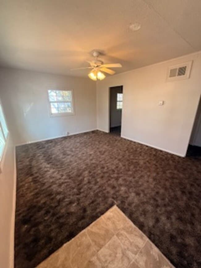 Building Photo - 2423-2425 Negley Ct