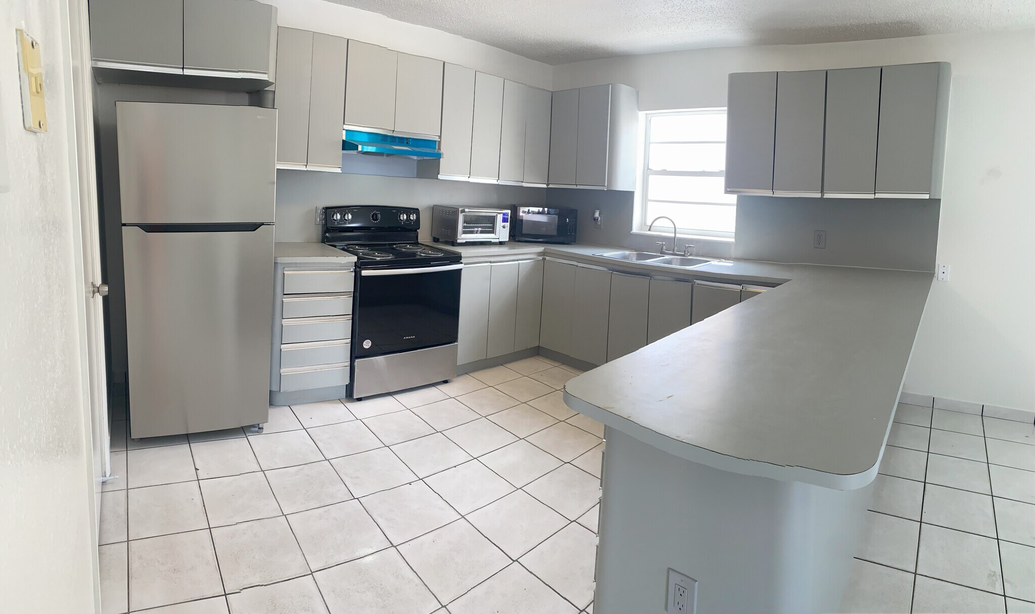 Building Photo - 4782 NW Flagler Ter