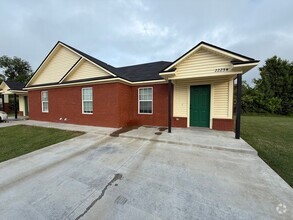Building Photo - 2225 Alma Blvd