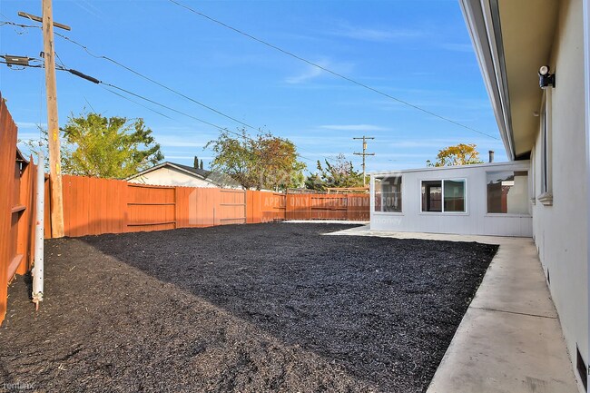 Building Photo - 3 br, 2 bath House - 7613 Canterbury Lane -