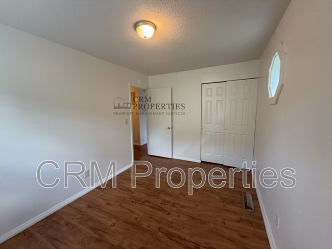 Building Photo - 5801 Peshewa Ct