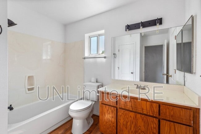 Building Photo - 10305 E Oak Creek Valley Dr