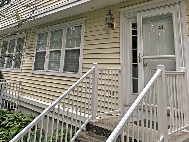 Primary Photo - 629 Danbury Rd