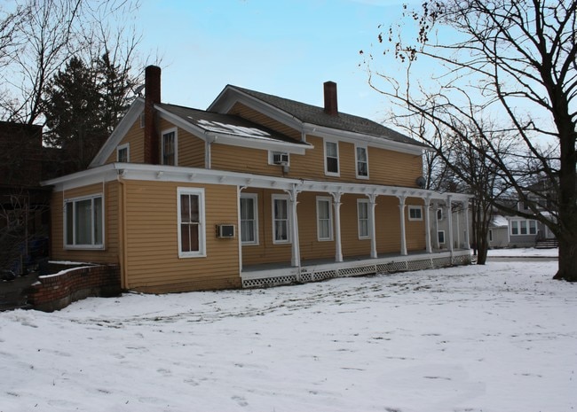 Building Photo - 231 W Washington St