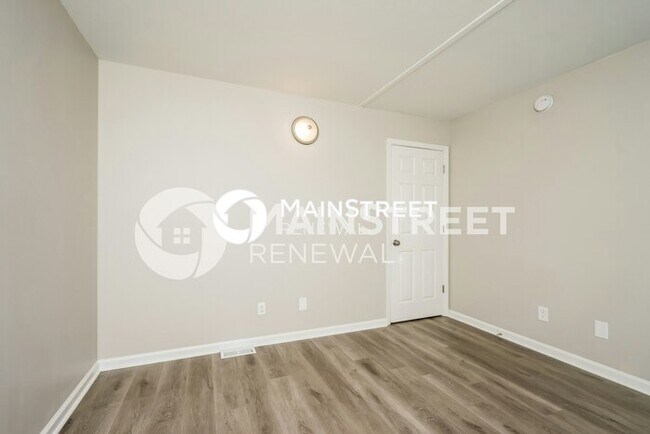 Building Photo - 3 Bedroom Pet-Friendly Home in Louisville,...