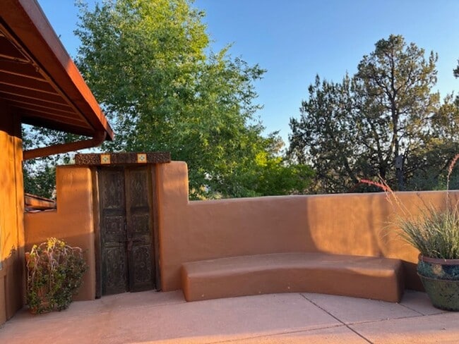 Building Photo - Unfurnished, 1-Year Long-Term Rental
