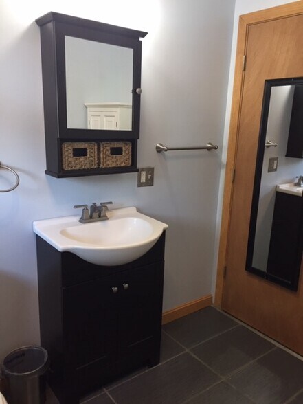 Bathroom - 9 Newbury St