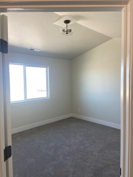 Building Photo - 4354 W Hemsley Ln