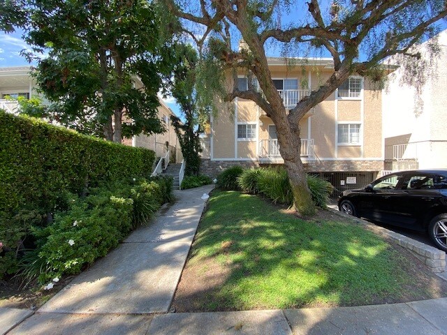 Building Photo - 3719 S Canfield Ave