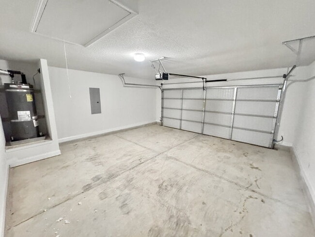 Building Photo - 8437 Grayce Dr