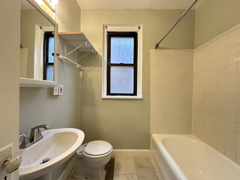 Building Photo - 3836 N Fremont St