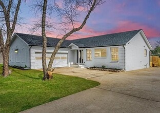 Building Photo - 400 Newman Way