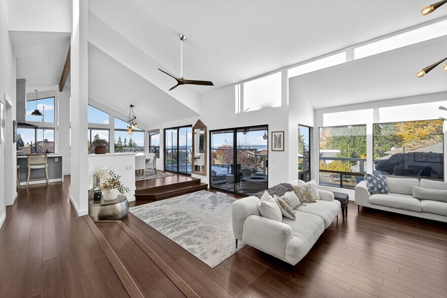 Building Photo - 5111 23rd Ave W