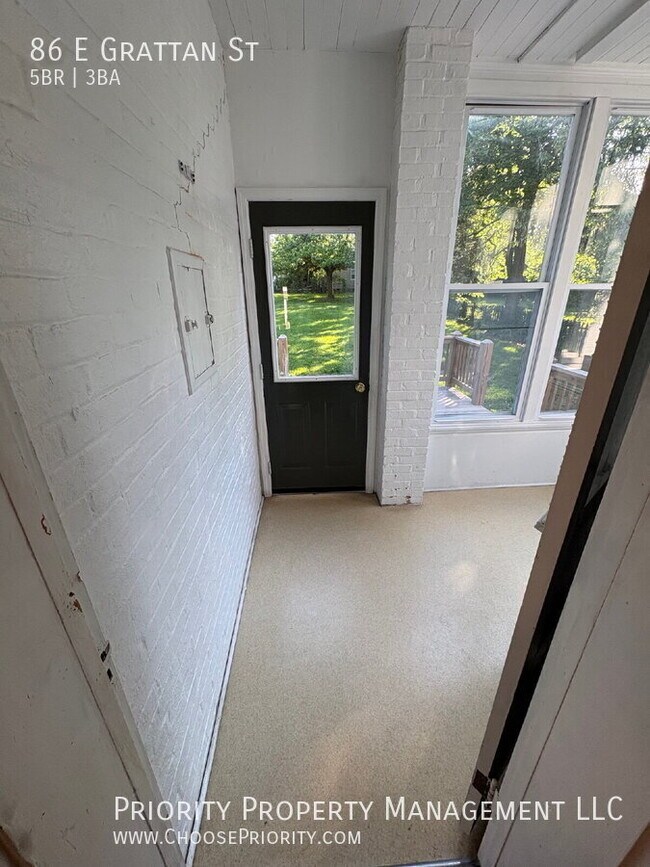 Building Photo - 86 E Grattan St