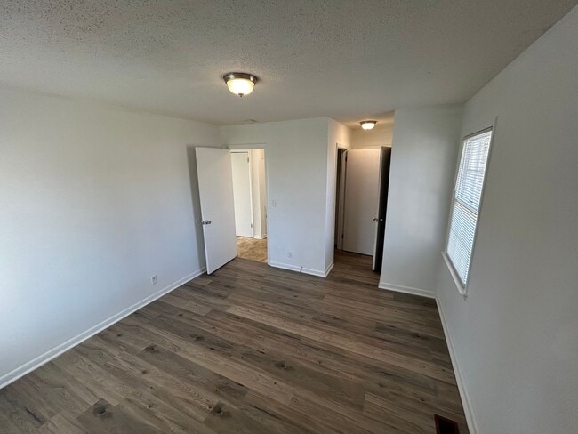 Building Photo - Charming Cul-de-Sac Brick Home | 3BR + Bonus Room | 2 Full Baths