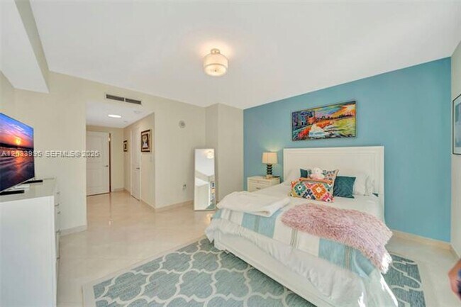 Building Photo - 7355 SW 89th St