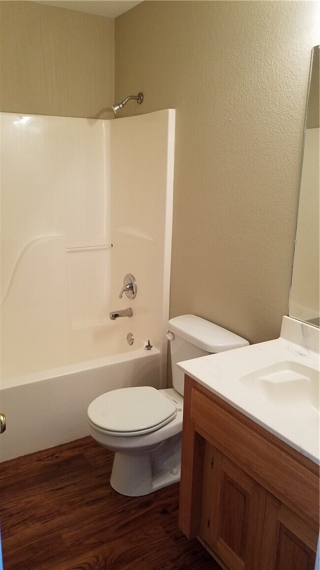 Building Photo - 17 Slifer Dr