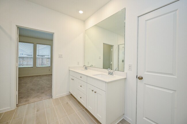 Building Photo - 6427 Seafoam Lake Dr