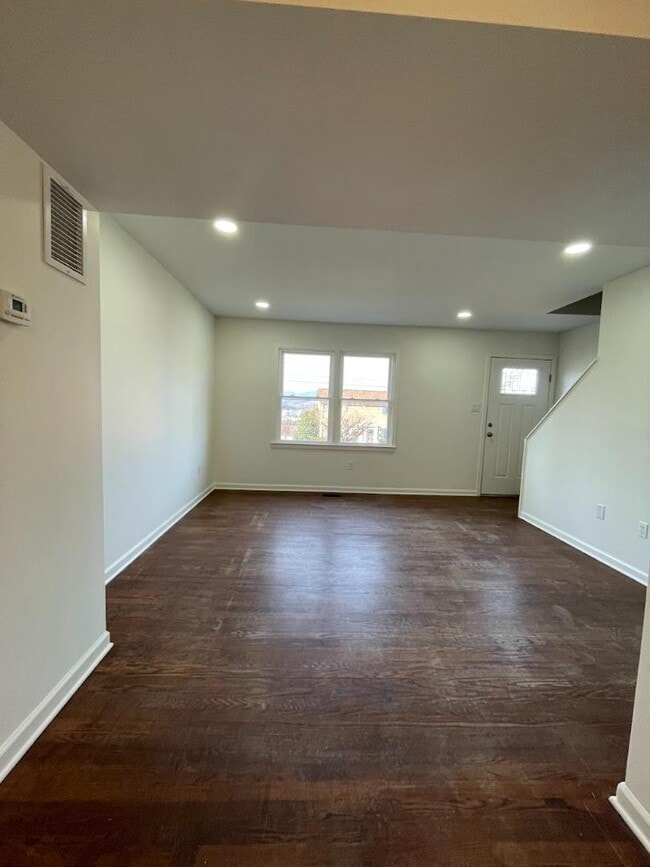 Building Photo - 122 S Shenandoah Ave