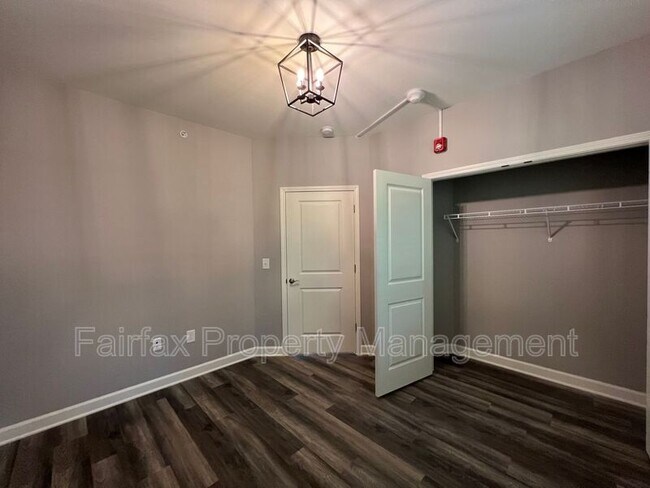 Building Photo - 518 Boone St