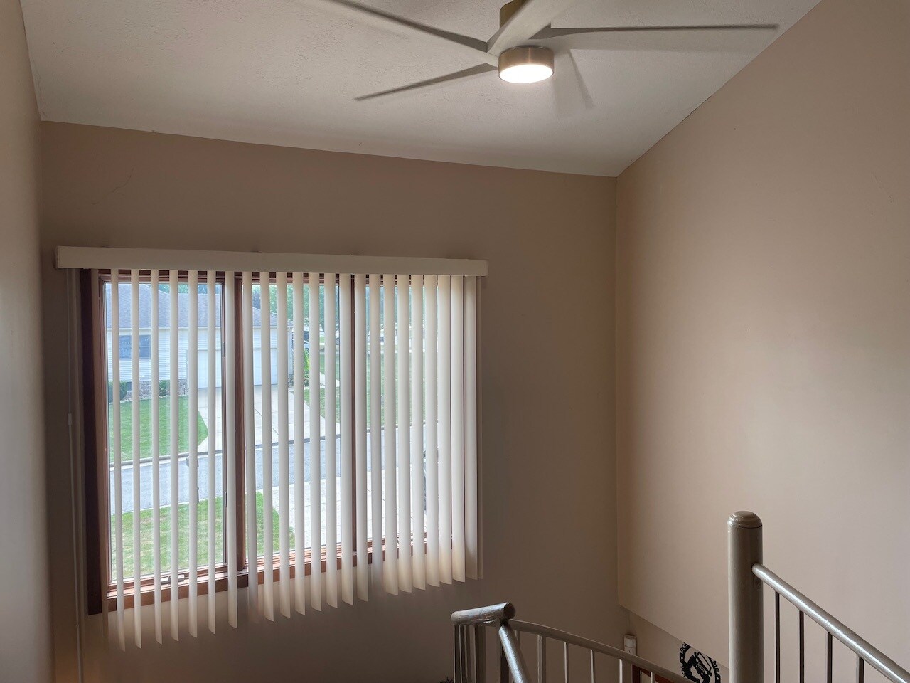 Building Photo - 551 Shadydale Dr