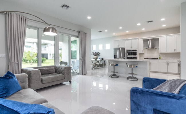 Building Photo - 15145 Cameo Ct