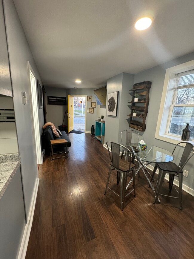 Building Photo - 1238 S State Ave