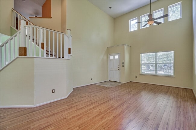 Building Photo - 59 W Gaslight Pl