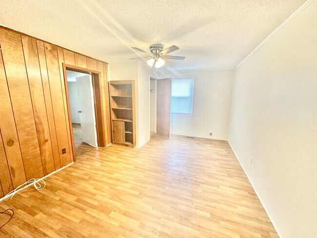 Building Photo - 1058 Flint Hill St