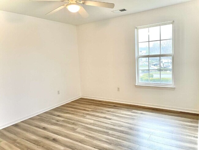 Building Photo - "2-Bed, 2-Bath apartment on Stonestreet Road only $1100 monthly!"
