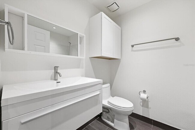 Building Photo - 2802 W North A St