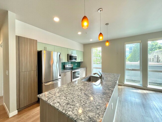 Building Photo - 1085 103rd Ave NE
